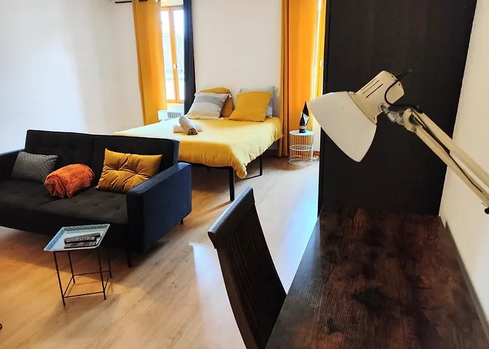 Appt T1 Cuisine Separee Centre Апартаменты *